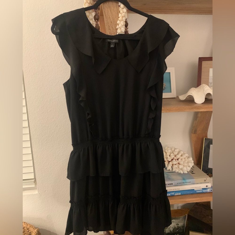 BANANA REPUBLIC Black Tiered Ruffle Mini Dress Smocked Waist sz Large